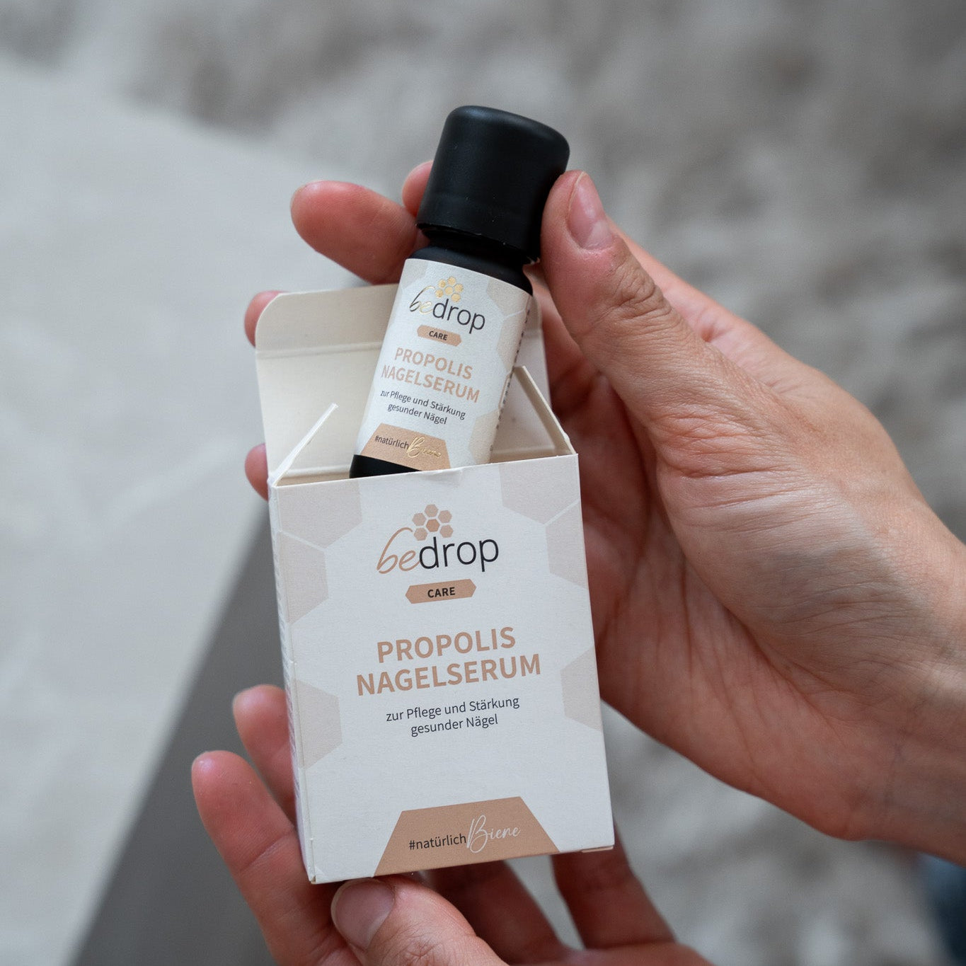 Siero per unghie alla propoli - cura delle unghie con propoli ad alto dosaggio e 4 oli essenziali - 10ml