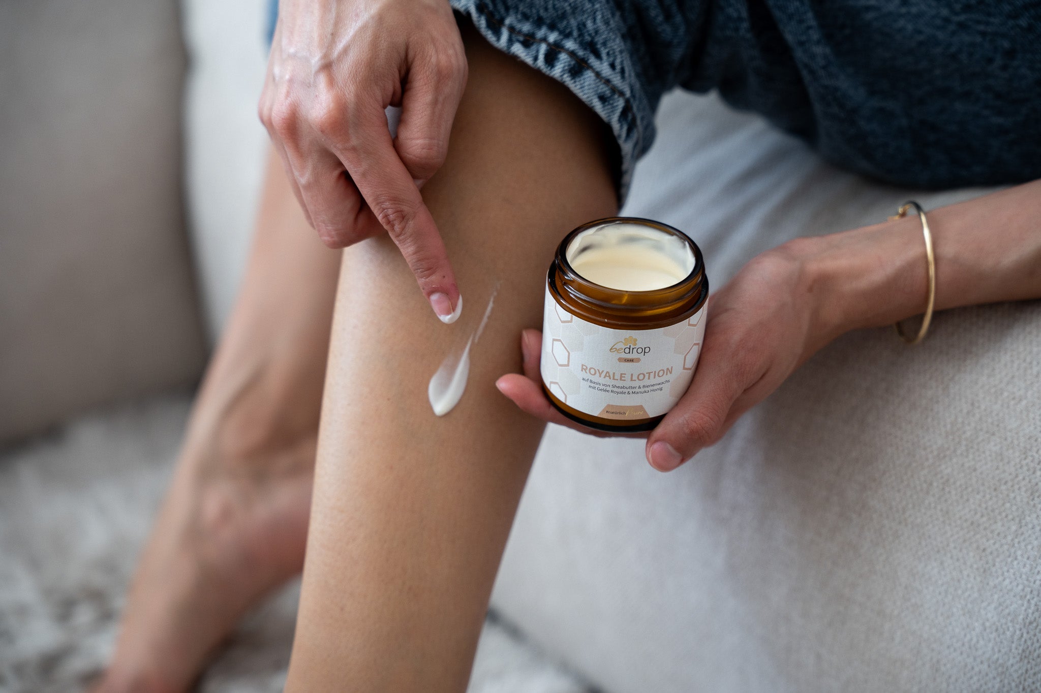 Royale Lotion lozione per il corpo con pappa reale, burro di karité e miele di manuka - 100g