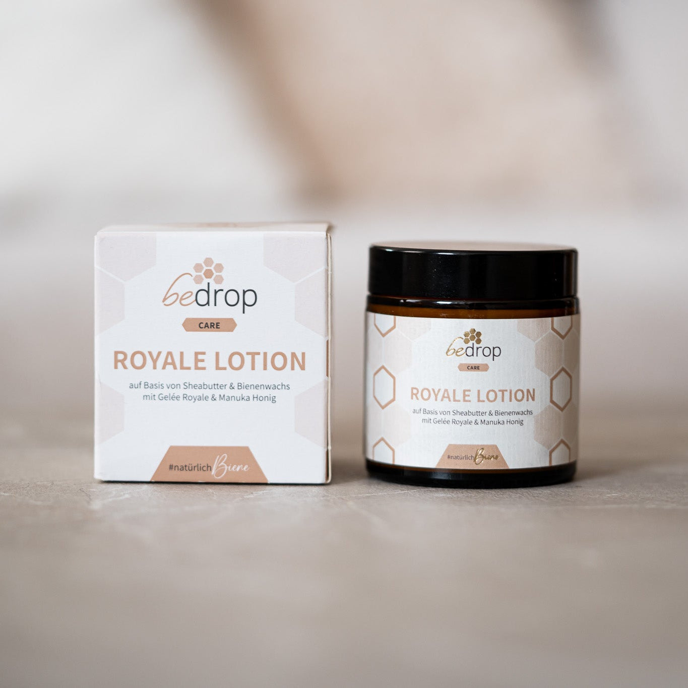 Royale Lotion lozione per il corpo con pappa reale, burro di karité e miele di manuka - 100g