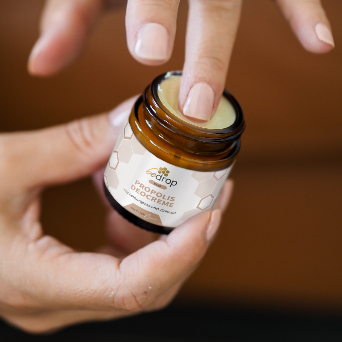 Set per la cura dell'estate | Balsamo d'api, crema Deo, sapone e lozione Royale