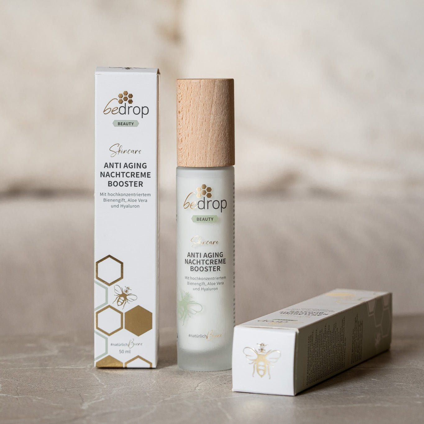 CREMA NOTTE ANTI INVECCHIAMENTO BOOSTER / Trattamento notturno rigenerante con veleno d'api, aloe vera e acido ialuronico - 50ml