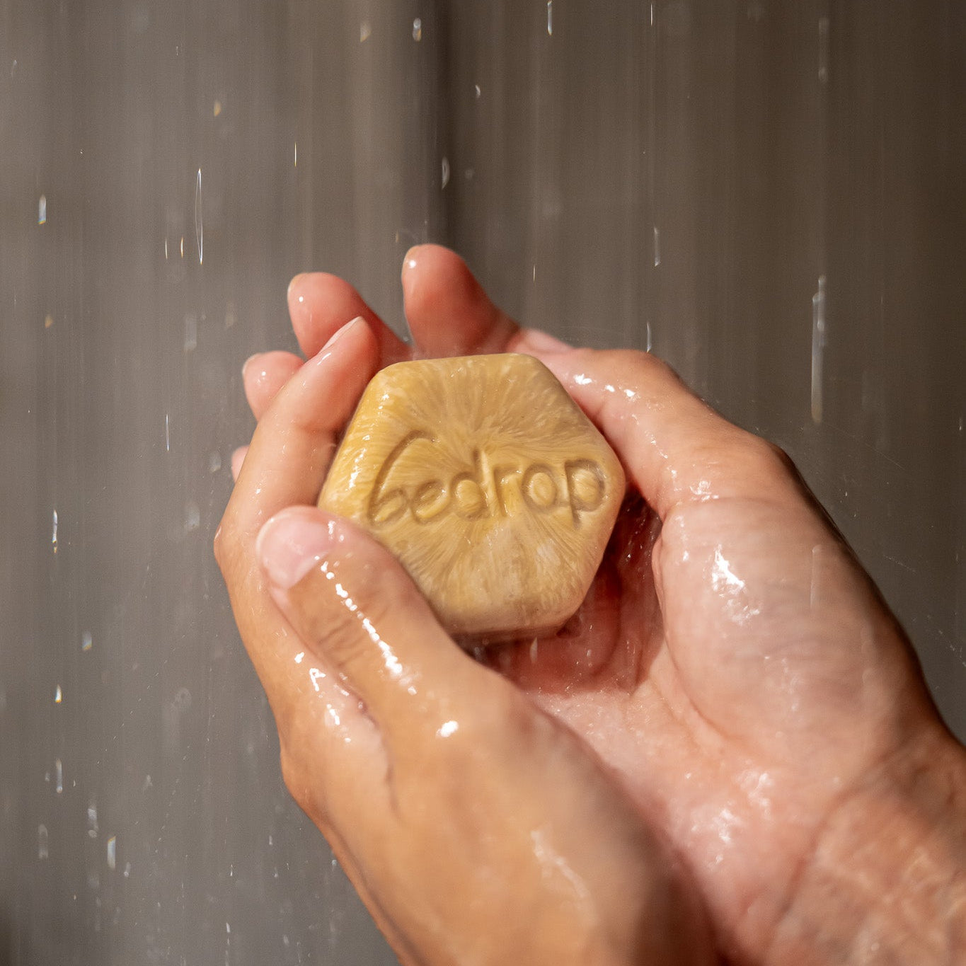 BEELIXIR Shampoo solido con miele di Manuka e propoli - 65g